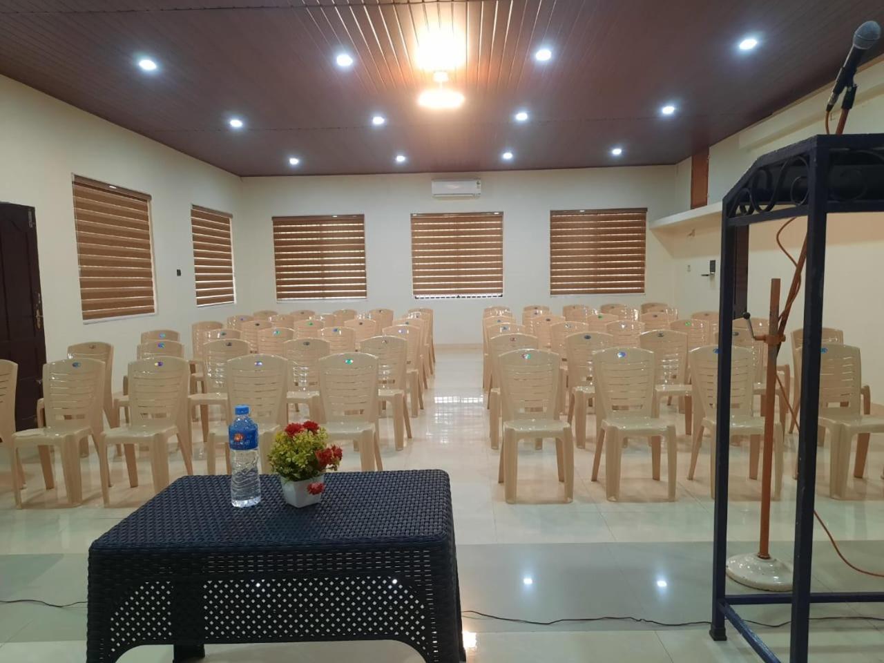 Athirappilly Ambady Resort Exteriör bild