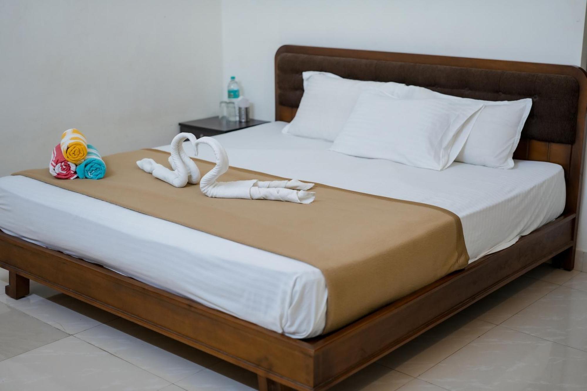Athirappilly Ambady Resort Exteriör bild